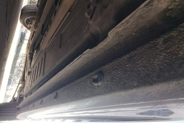 Used Buick Verano 2015 Sedan 20T Dual-Clutch Elite Model Right Side Sill
