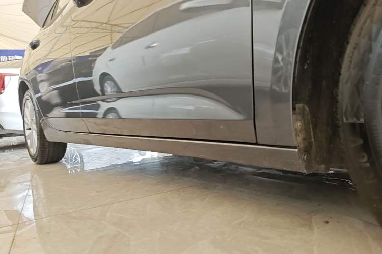 Used Buick Verano 2015 Sedan 15S Automatic Ambition Model Right Side Sill