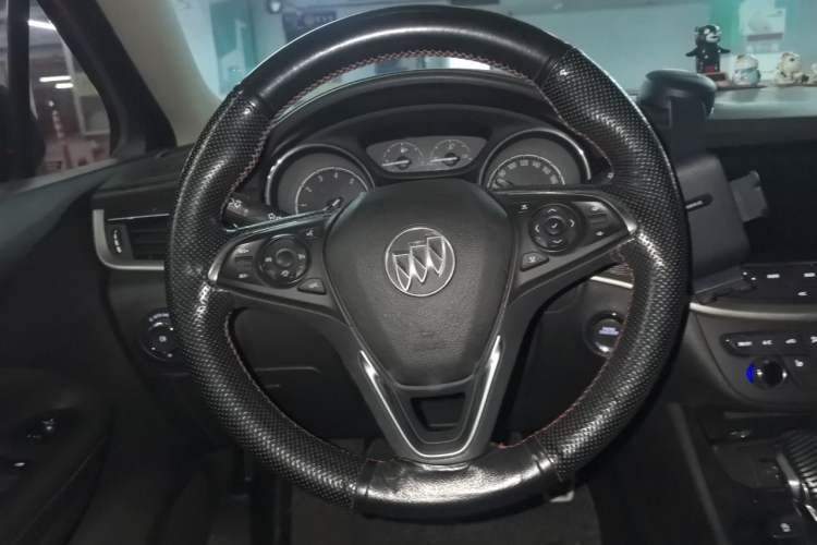 Used Buick Verano 2015 Sedan 20T Dual-Clutch Luxury Model Steering Wheel