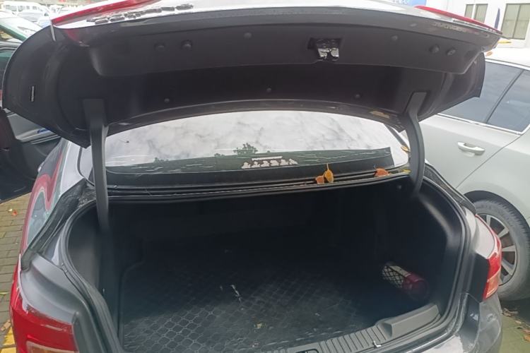 Used Buick Verano 2015 Sedan 20T Dual-Clutch Elite Model Trunk