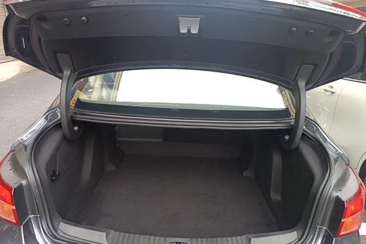 Used Buick Verano 2015 Sedan 15S Automatic Leading Model Trunk