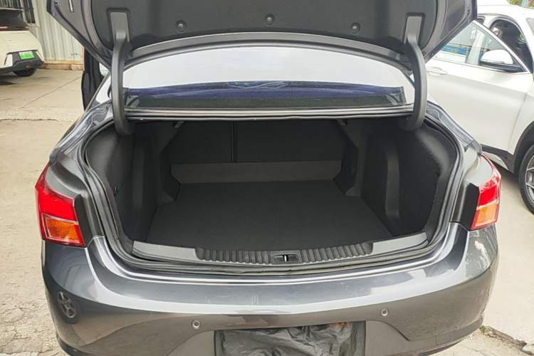 Used Buick Verano 2015 Sedan 15S Automatic Leading Model Trunk