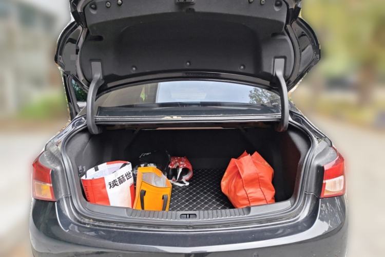 Used Buick Verano 2015 Sedan 20T Dual-Clutch Elite Model Trunk