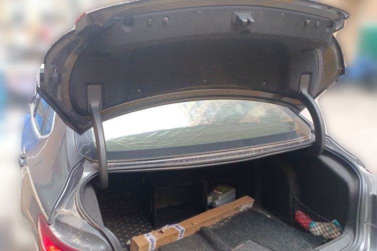 Used Buick Verano 2015 Sedan 20T Dual-Clutch Flagship Model Trunk