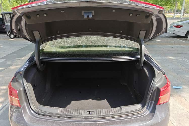 Used Buick Verano 2015 Sedan 15S Automatic Leading Model Trunk