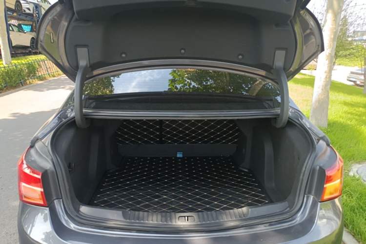Used Buick Verano 2015 Sedan 20T Dual-Clutch Elite Model Trunk