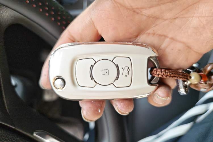 Used Buick Verano 2015 Sedan 20T Dual-Clutch Elite Model Vehicle Key