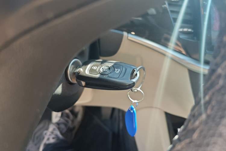 Used Buick Verano 2015 Sedan 15S Automatic Leading Model Vehicle Key