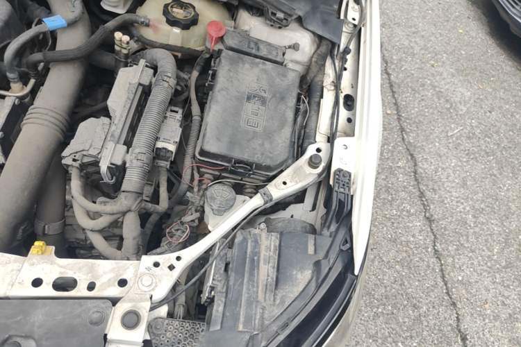 Used Buick Verano 2015 Sedan 15S Automatic Leading Model Engine Bay Left
