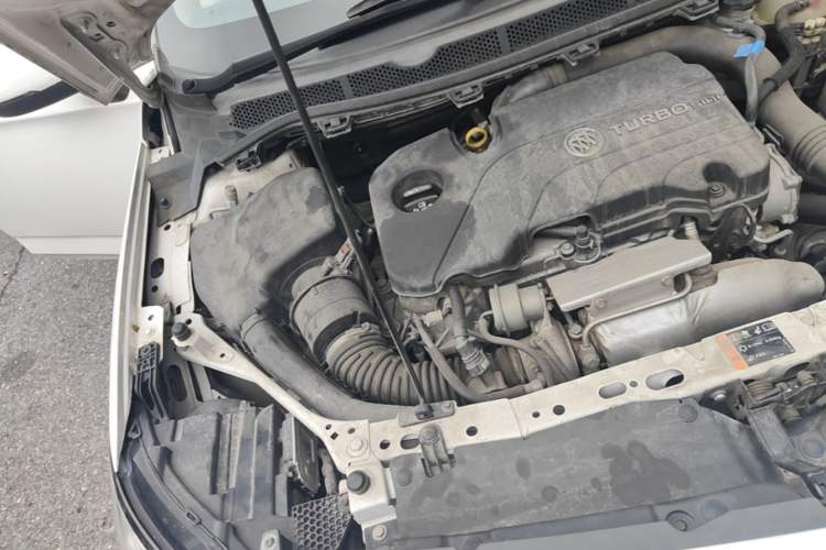 Used Buick Verano 2015 Sedan 15S Automatic Leading Model Engine Bay Right