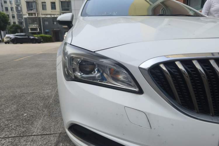 Used Buick Verano 2015 Sedan 15S Automatic Leading Model Right Front Headlight