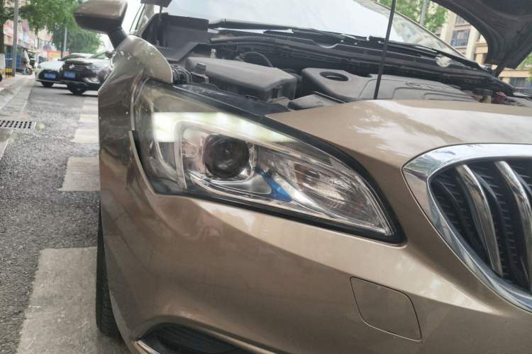 Used Buick Verano 2015 Sedan 15S Automatic Leading Model Right Front Headlight