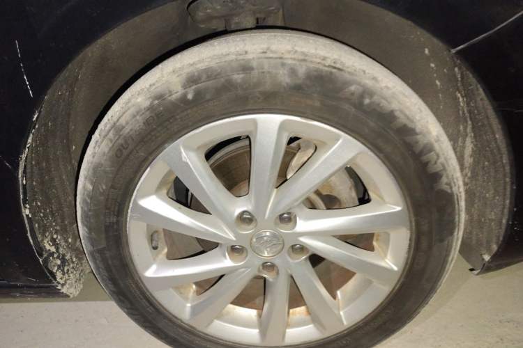 Used Buick Verano 2015 Sedan 15S Automatic Ambition Model Right Front Wheel Hub
