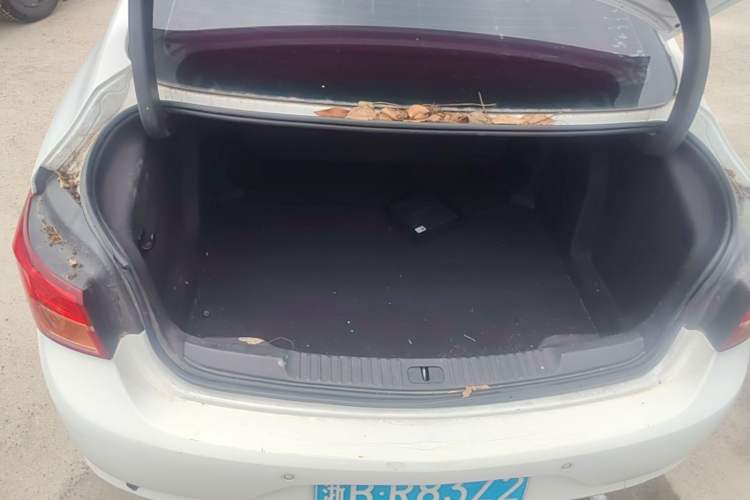 Used Buick Verano 2015 Sedan 15S Automatic Leading Model Trunk
