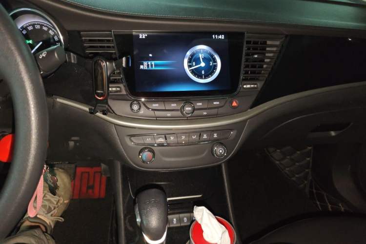 Used Buick Verano 2015 Sedan 20T Dual-Clutch Leading Model Audio And AC Panel