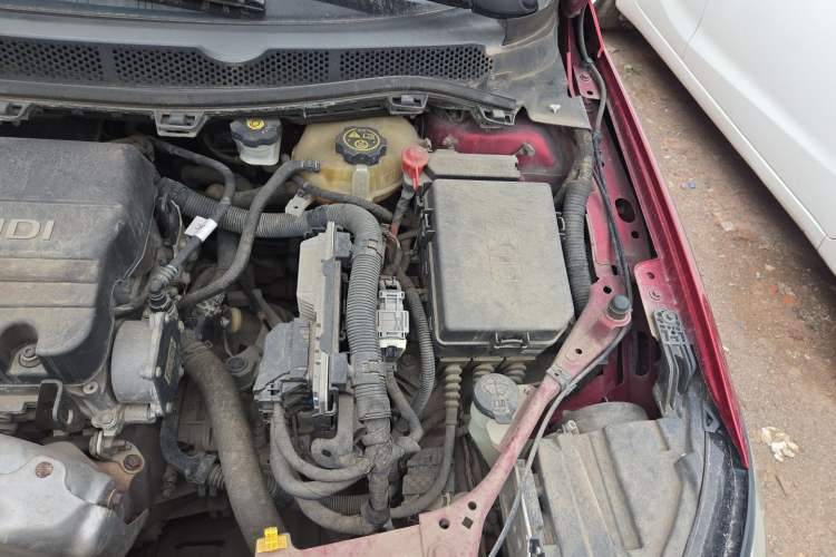 Used Buick Verano 2015 Sedan 15S Manual Leading Model Engine Bay Left