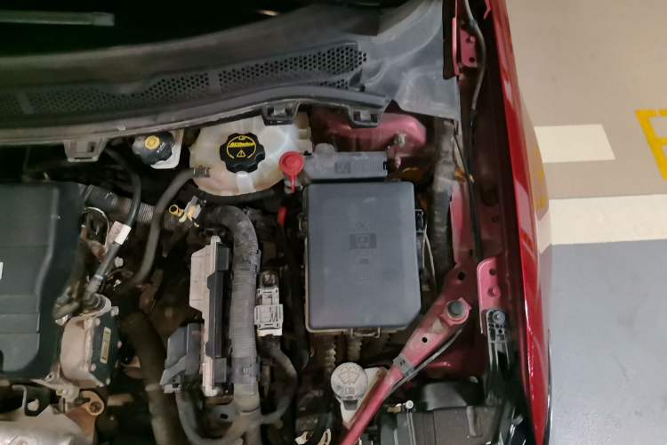 Used Buick Verano 2015 Sedan 15S Automatic Ambition Model Engine Bay Left