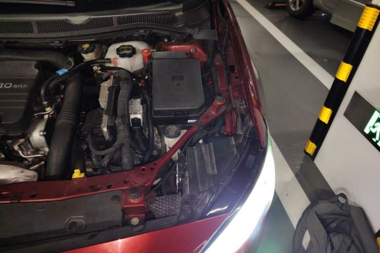 Used Buick Verano 2015 Sedan 20T Dual-Clutch Elite Model Engine Bay Left