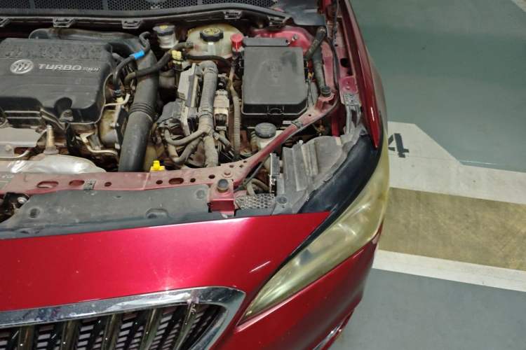 Used Buick Verano 2015 Sedan 20T Dual-Clutch Leading Model Engine Bay Left