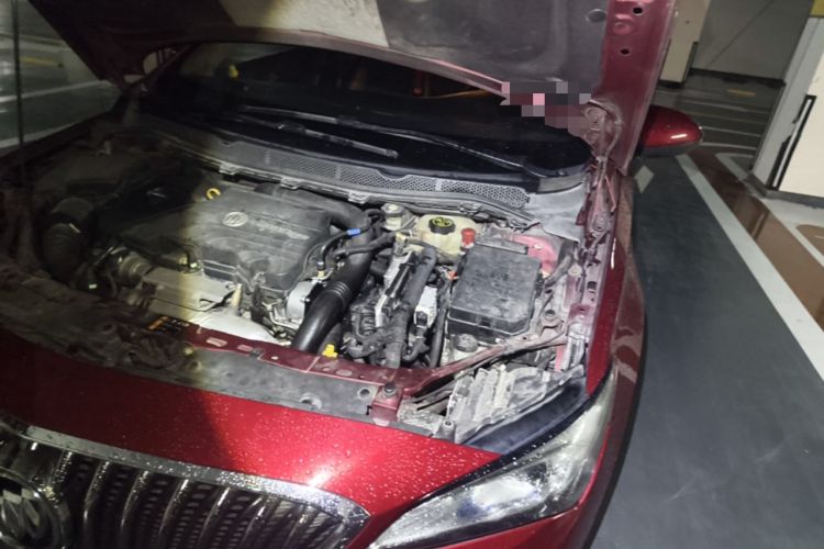 Used Buick Verano 2015 Sedan 20T Dual-Clutch Leading Model Engine Bay Left