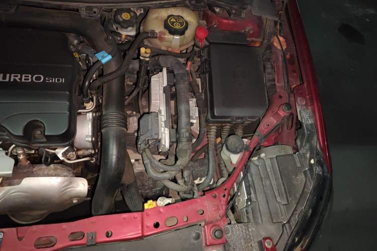 Used Buick Verano 2015 Sedan 20T Dual-Clutch Leading Model Engine Bay Left