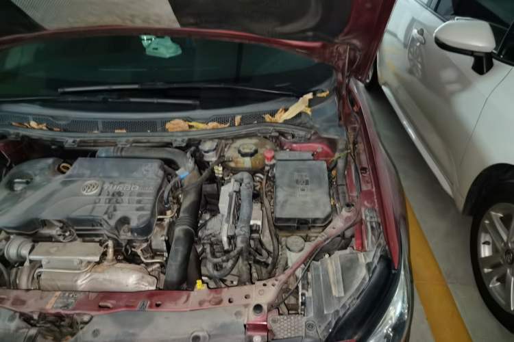 Used Buick Verano 2015 Sedan 20T Dual-Clutch Luxury Model Engine Bay Left