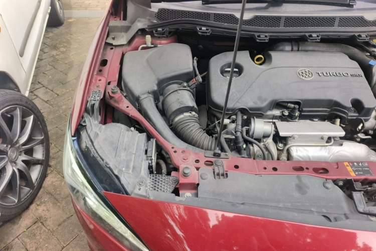Used Buick Verano 2015 Sedan 20T Dual-Clutch Leading Model Engine Bay Right