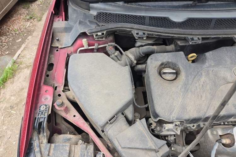 Used Buick Verano 2015 Sedan 15S Manual Leading Model Engine Bay Right