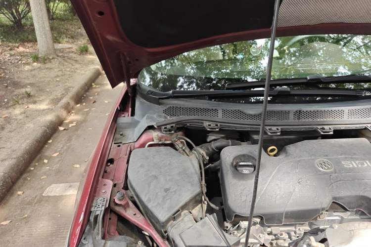 Used Buick Verano 2015 Sedan 15S Automatic Leading Model Engine Bay Right