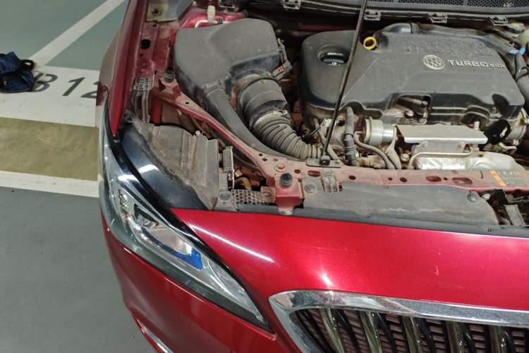 Used Buick Verano 2015 Sedan 20T Dual-Clutch Leading Model Engine Bay Right