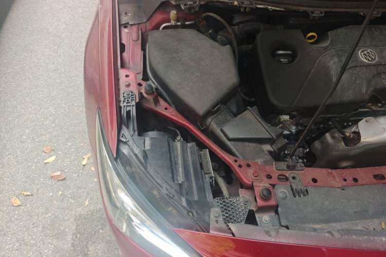 Used Buick Verano 2015 Sedan 15S Automatic Leading Model Engine Bay Right