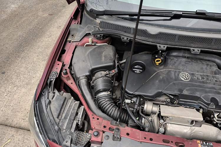 Used Buick Verano 2015 Sedan 20T Dual-Clutch Flagship Model Engine Bay Right