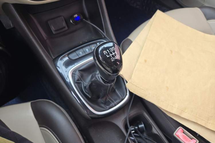 Used Buick Verano 2015 Sedan 15S Manual Leading Model Gear Lever