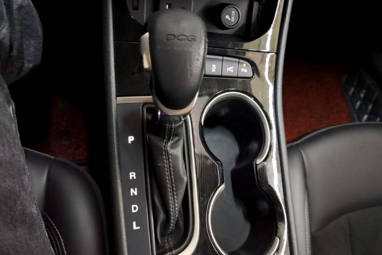 Used Buick Verano 2015 Sedan 20T Dual-Clutch Elite Model Gear Lever