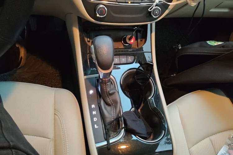 Used Buick Verano 2015 Sedan 15S Automatic Ambition Model Gear Lever