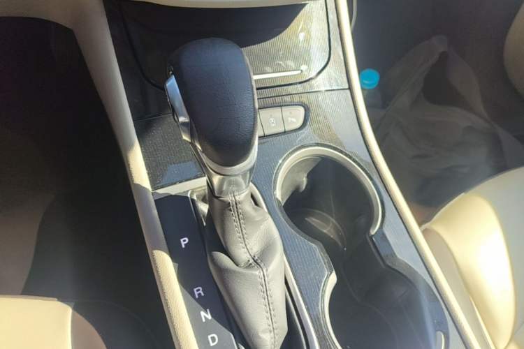 Used Buick Verano 2015 Sedan 15S Automatic Leading Model Gear Lever