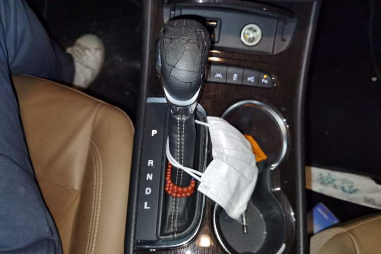 Used Buick Verano 2015 Sedan 20T Dual-Clutch Luxury Model Gear Lever