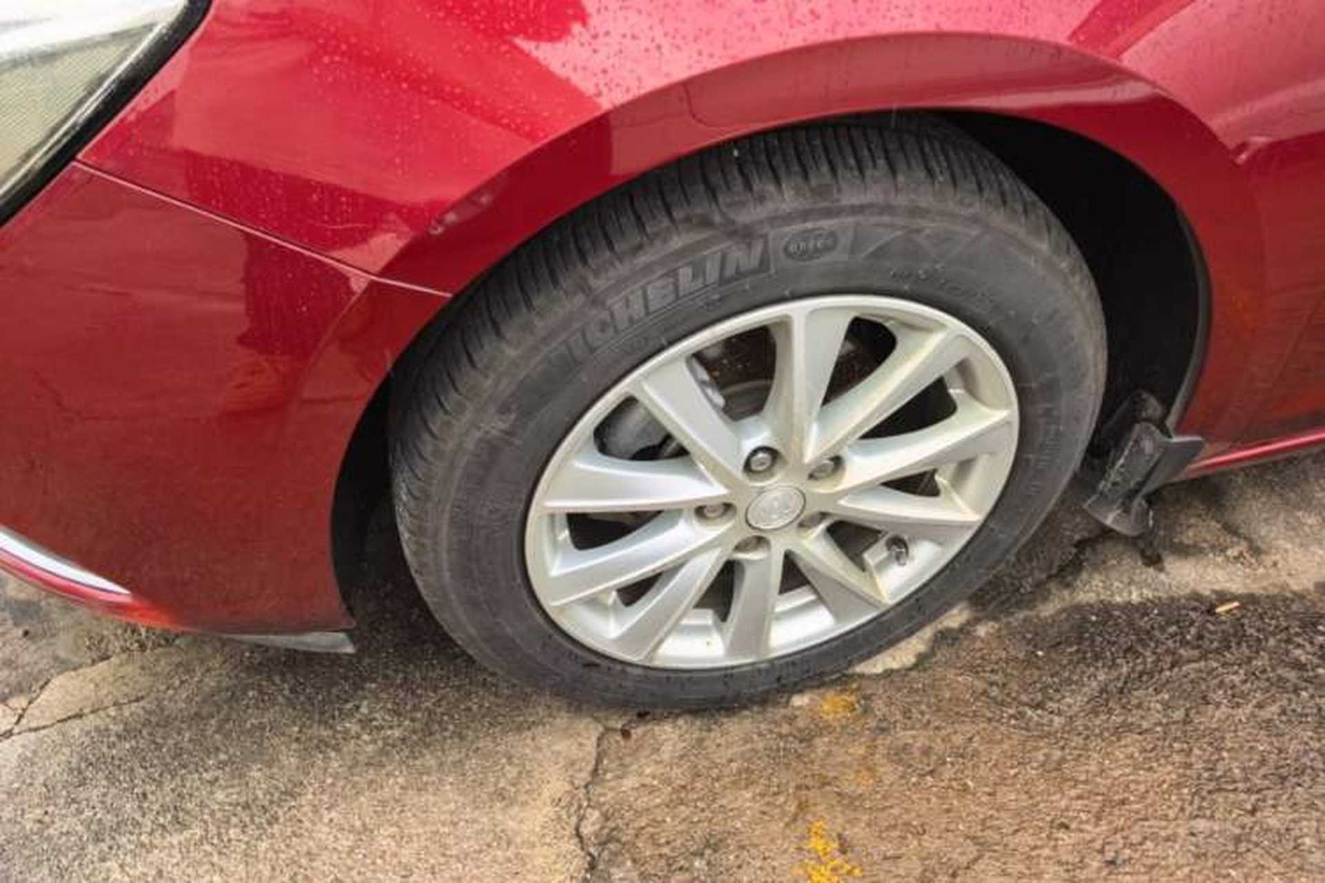 Used Buick Verano 2015 Sedan 20T Dual-Clutch Leading Model Left Front Wheel Hub