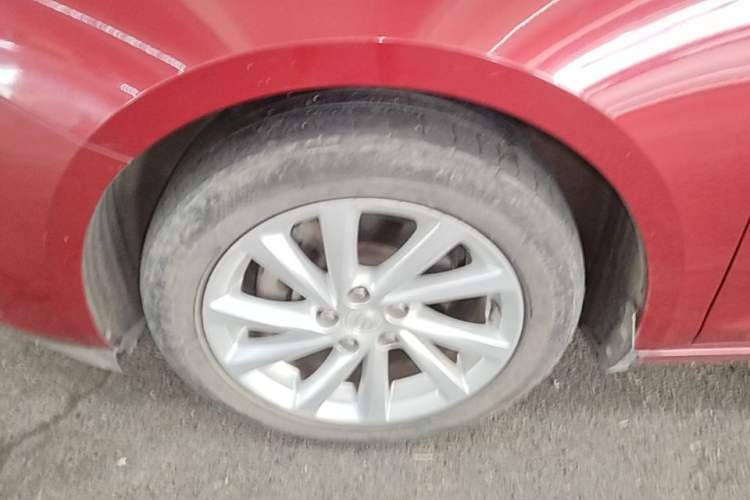 Used Buick Verano 2015 Sedan 15S Automatic Leading Model Left Front Wheel Hub