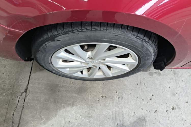 Used Buick Verano 2015 Sedan 15S Automatic Ambition Model Left Front Wheel Hub