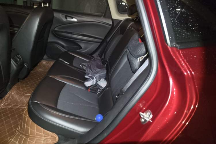 Used Buick Verano 2015 Sedan 20T Dual-Clutch Leading Model Left Rear Seat
