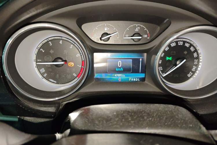 Used Buick Verano 2015 Sedan 20T Dual-Clutch Leading Model Odometer Close Up