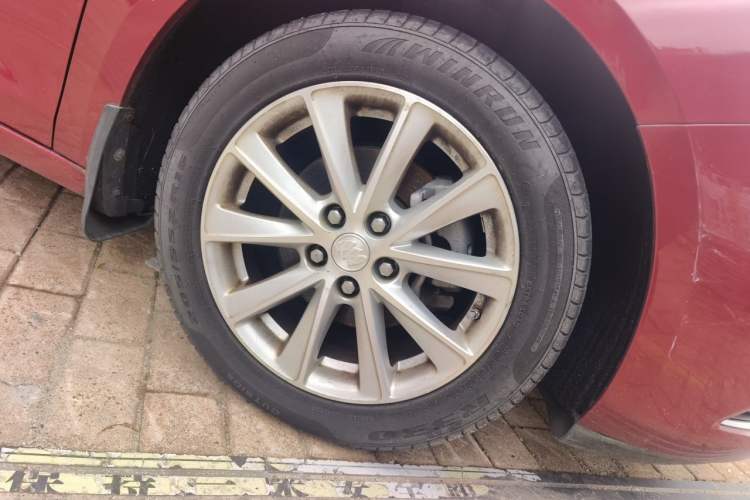 Used Buick Verano 2015 Sedan 20T Dual-Clutch Leading Model Right Front Wheel Hub