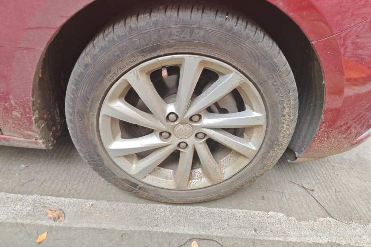 Used Buick Verano 2015 Sedan 15S Automatic Ambition Model Right Front Wheel Hub