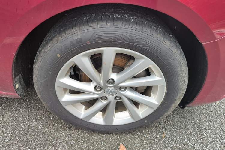 Used Buick Verano 2015 Sedan 15S Automatic Ambition Model Right Front Wheel Hub