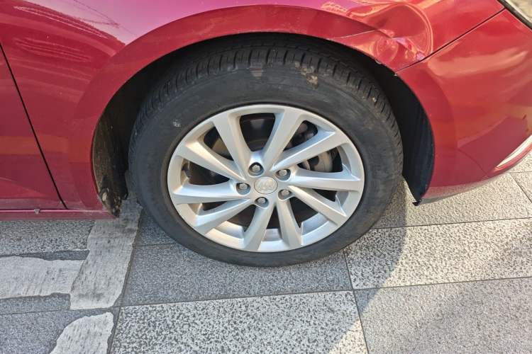 Used Buick Verano 2015 Sedan 15S Automatic Leading Model Right Front Wheel Hub