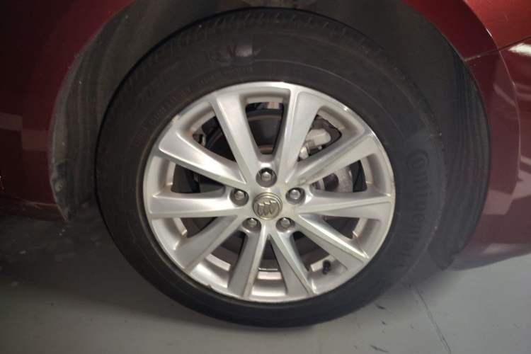 Used Buick Verano 2015 Sedan 20T Dual-Clutch Elite Model Right Front Wheel Hub