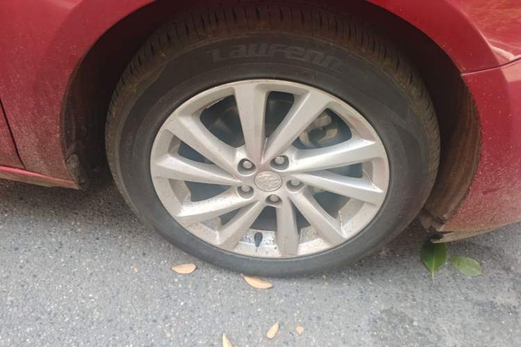 Used Buick Verano 2015 Sedan 15S Automatic Leading Model Right Front Wheel Hub