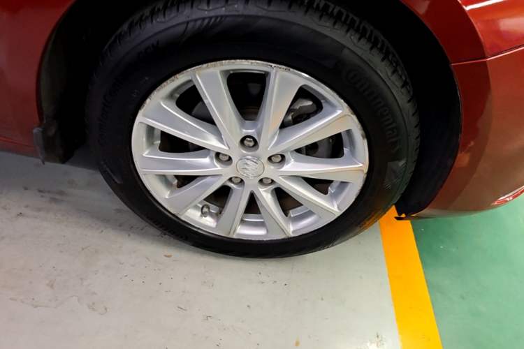 Used Buick Verano 2015 Sedan 20T Dual-Clutch Elite Model Right Front Wheel Hub
