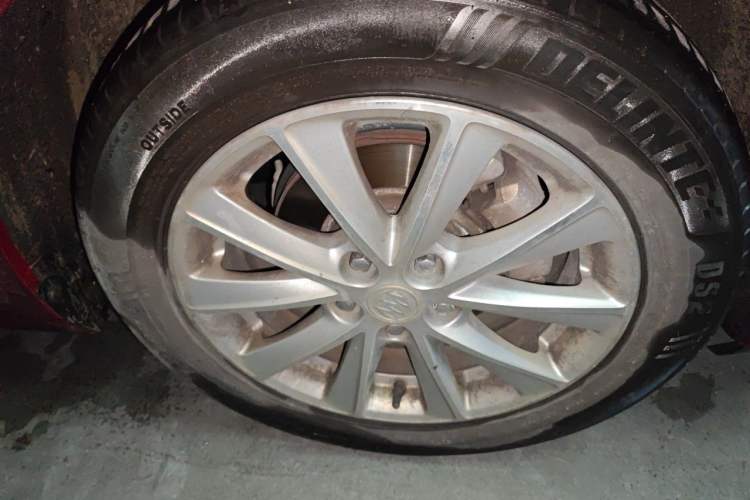 Used Buick Verano 2015 Sedan 20T Dual-Clutch Leading Model Right Front Wheel Hub